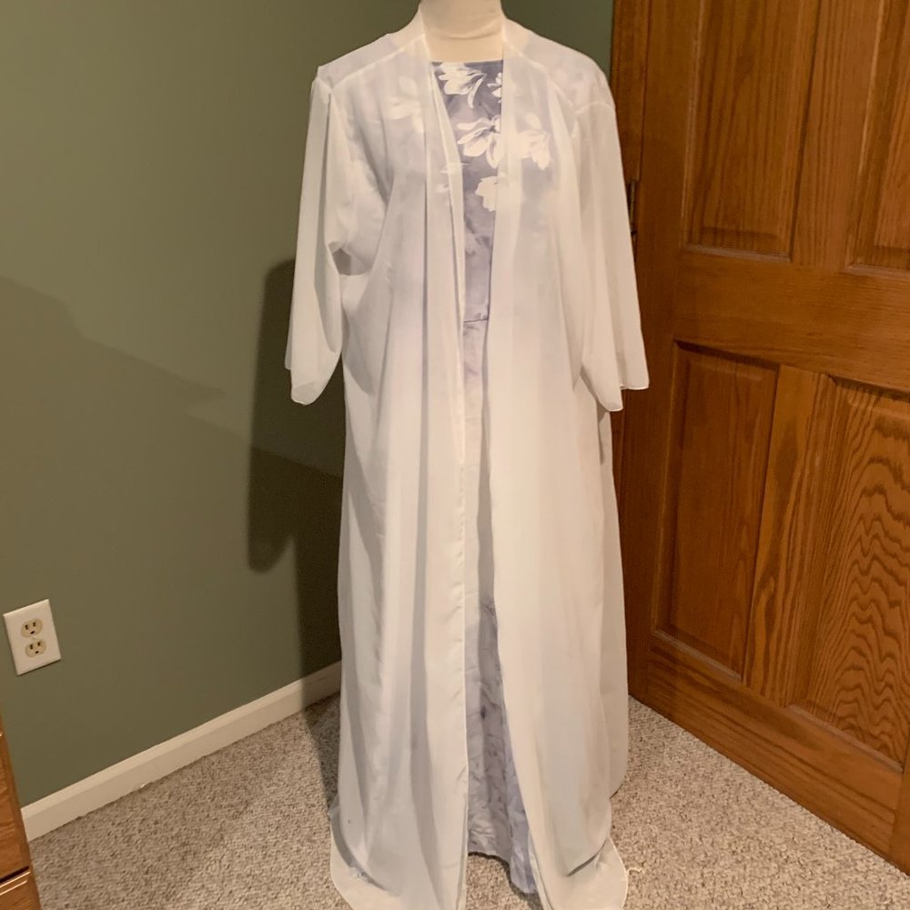 LONG WHITE SLEEVELESS DRESS WITH LONG SHEER COVER SIZE XL #368